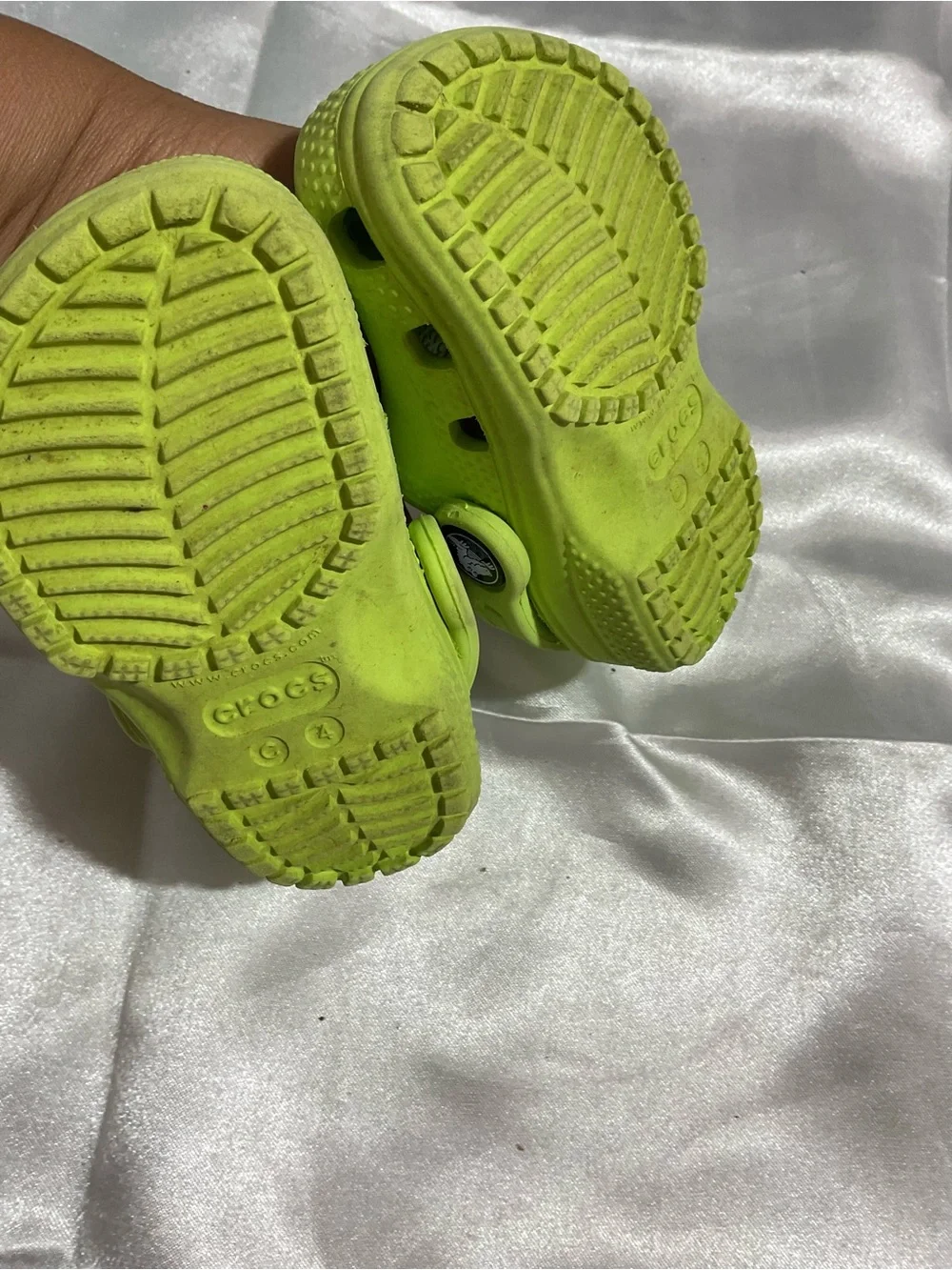 Crocs Kids Classic Clog in Neon Green